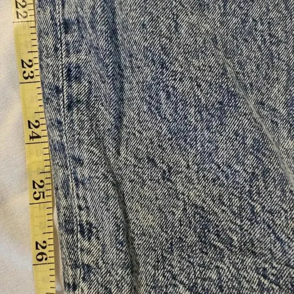 American Eagle Distressed Jeans - Relaxed Fit - Picture 7 of 8